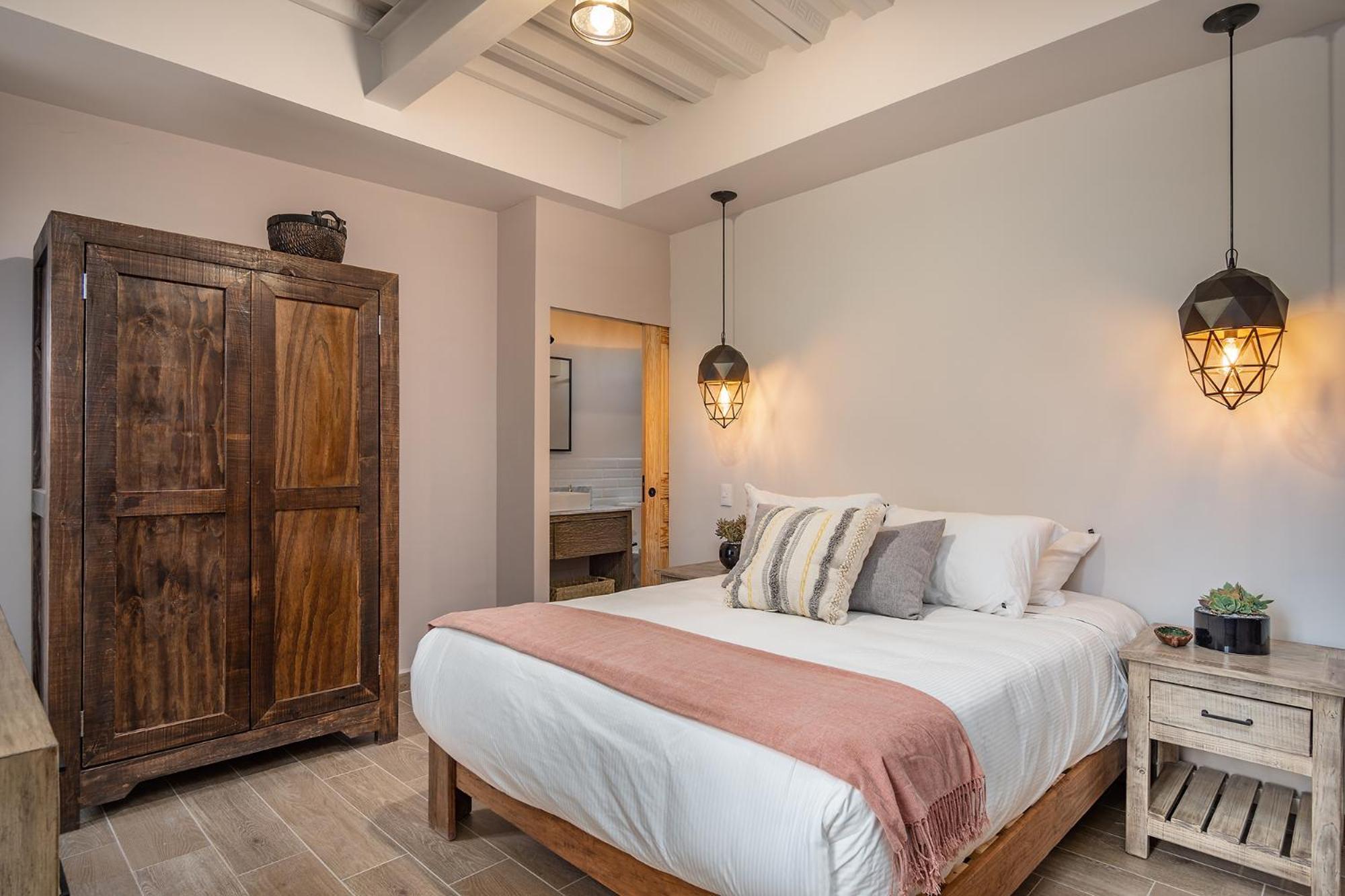 Best Location - New, Upscale, Modern Comfort Сан-Міґель-де-Альєнде Екстер'єр фото