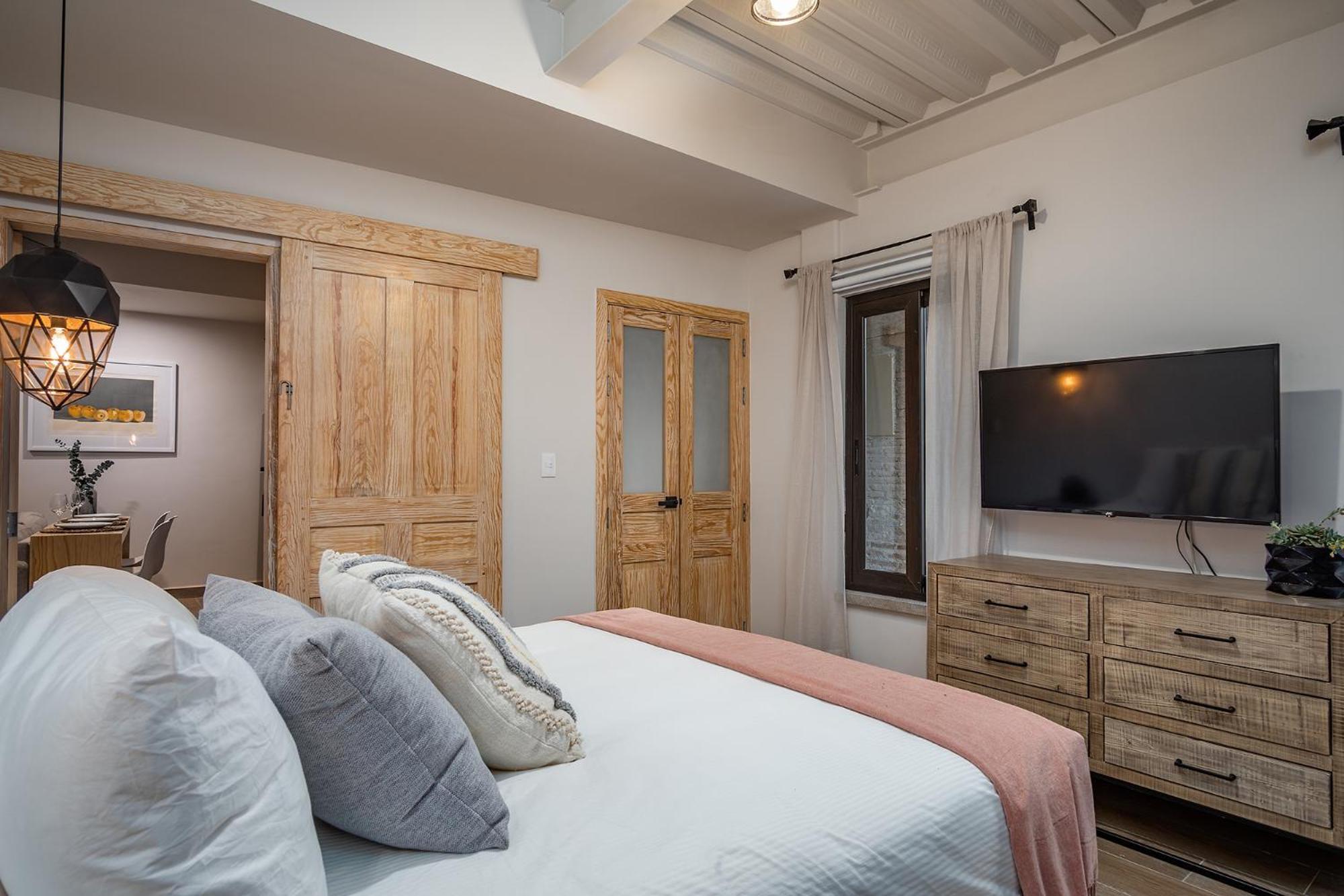 Best Location - New, Upscale, Modern Comfort Сан-Міґель-де-Альєнде Екстер'єр фото