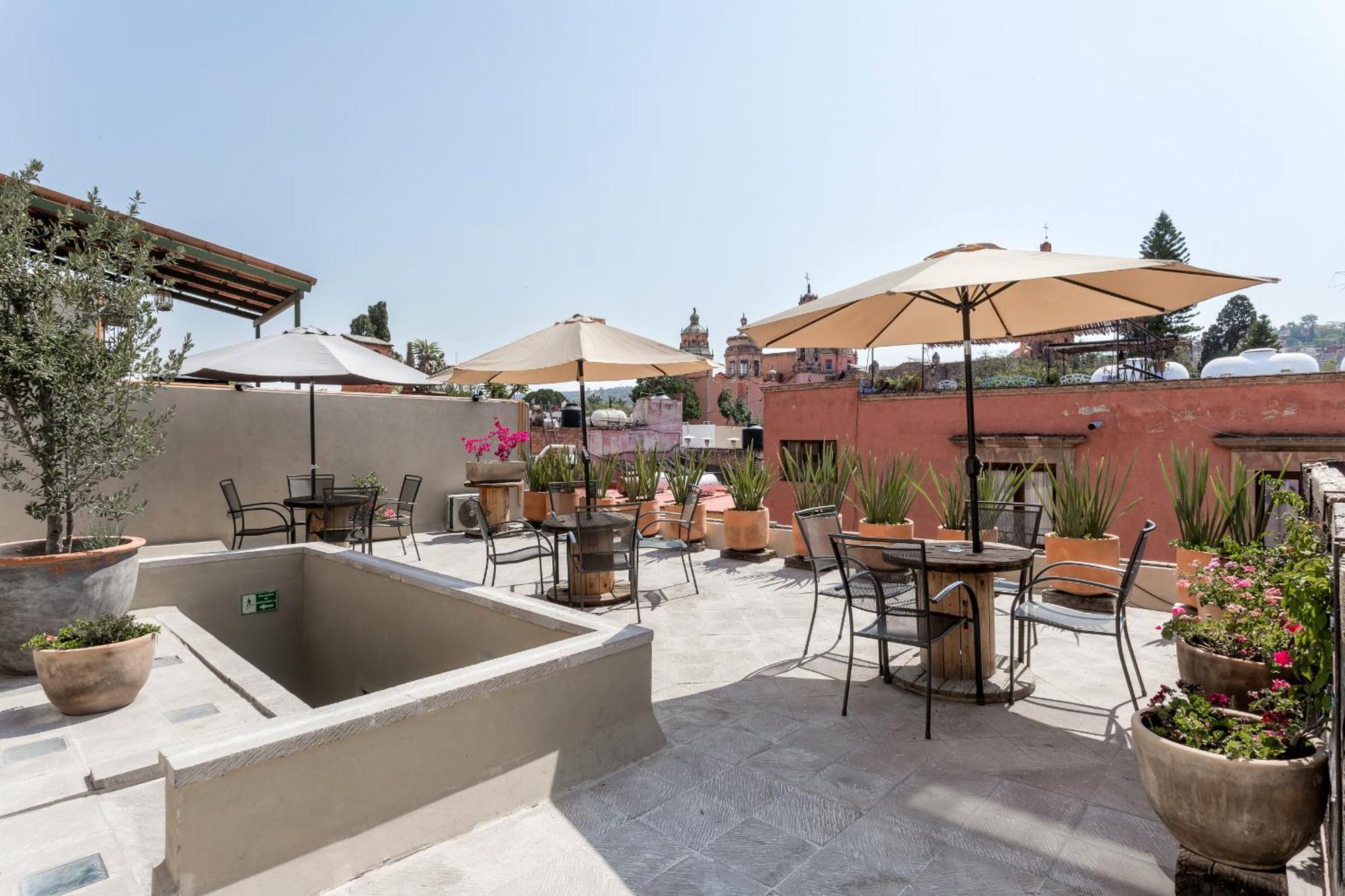 Best Location - New, Upscale, Modern Comfort Сан-Міґель-де-Альєнде Екстер'єр фото